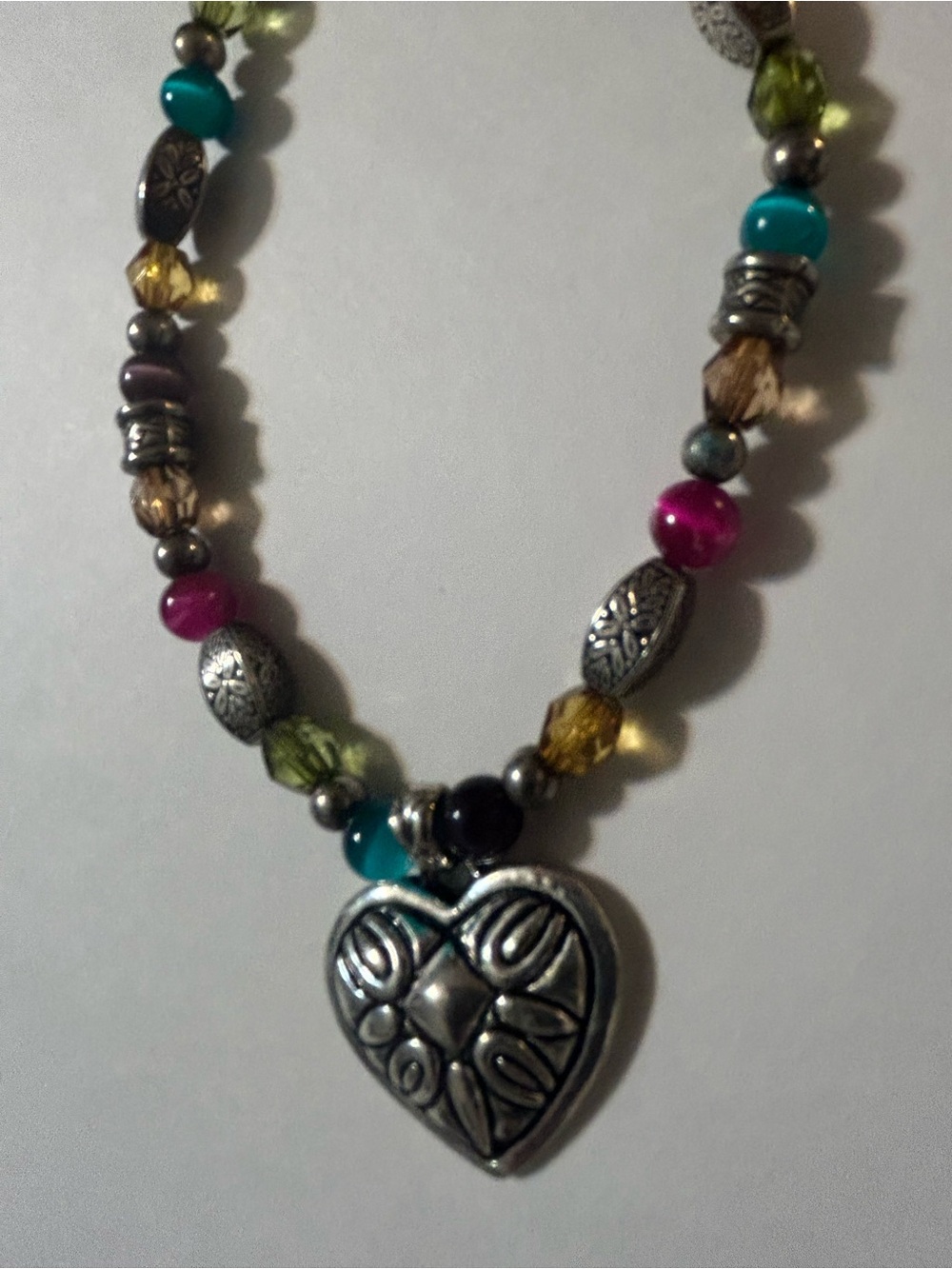 • Y2K Multi Color Beaded Heart Pendant Choker Necklace Silver